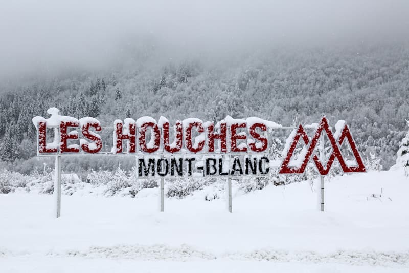 Les Houches Mont Blanc sig in French Alps